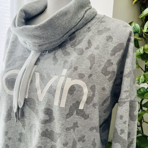 Calvin Klein Gray Leopard Print Turtleneck Cropped Sweatshirt Size Small - Picture 5 of 8